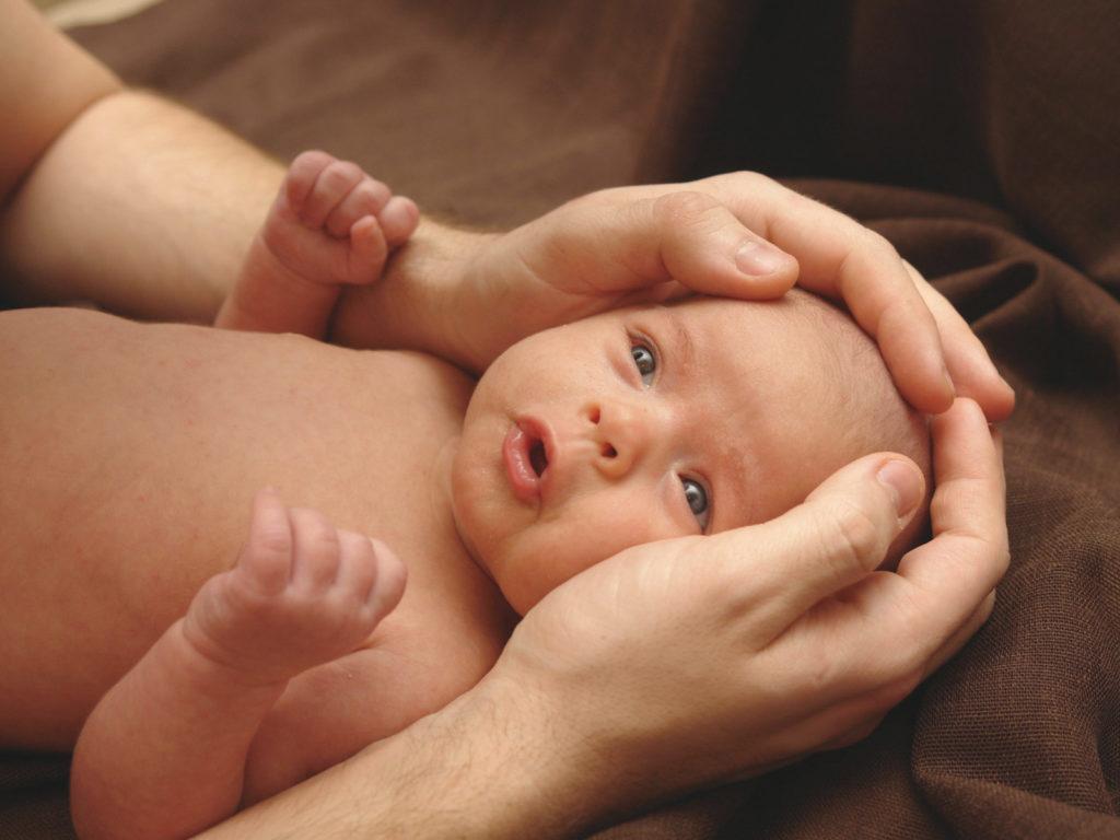 Все что нужно знать о родничках у новорожденного 👶